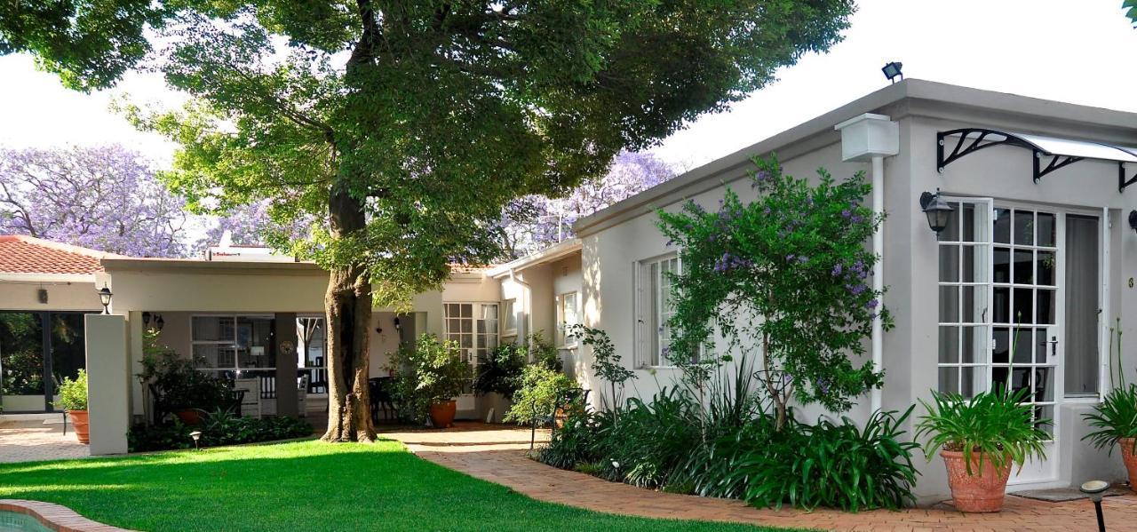 Rosebank Lodge Guesthouse By Claires Johannesburg Eksteriør billede