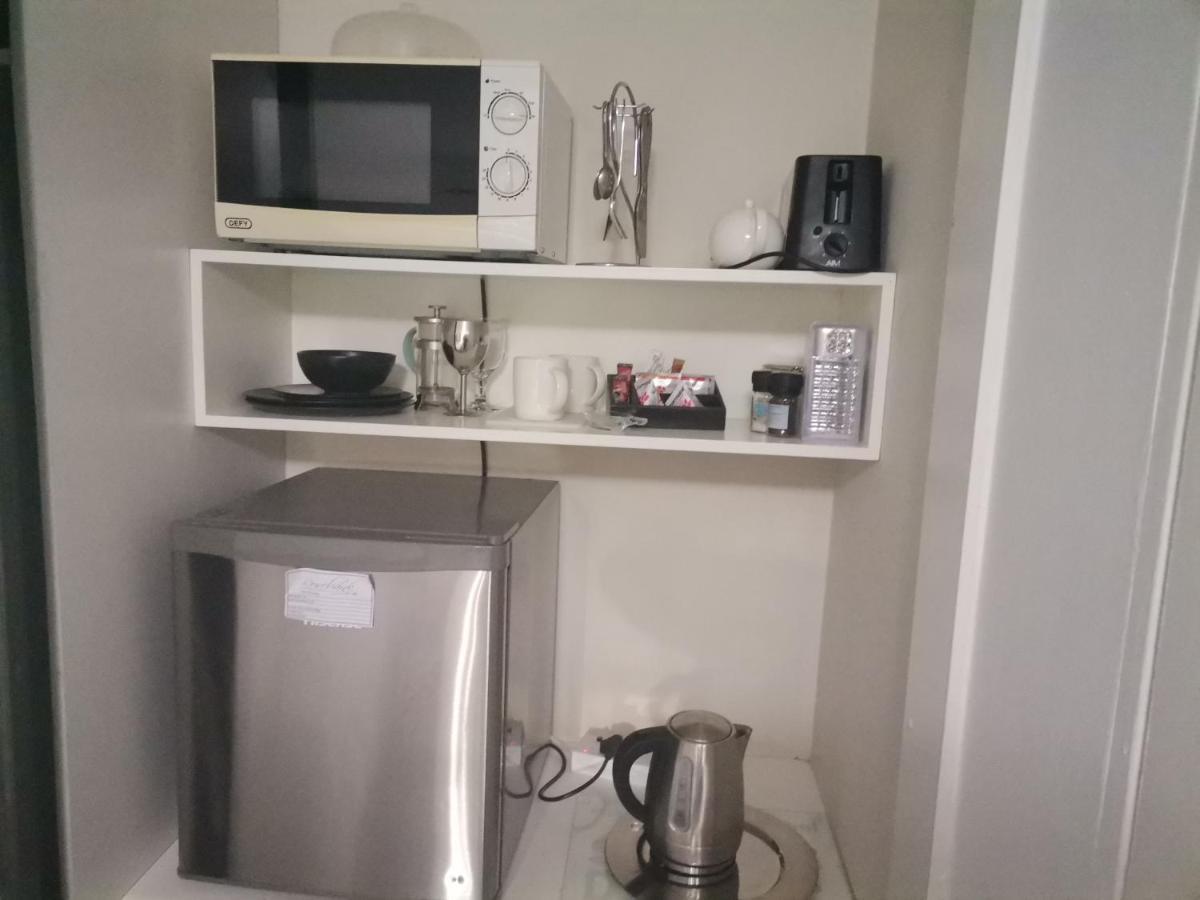 Rosebank Lodge Guesthouse By Claires Johannesburg Eksteriør billede