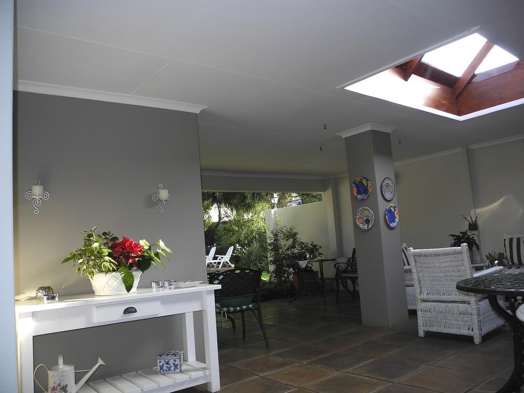 Rosebank Lodge Guesthouse By Claires Johannesburg Eksteriør billede