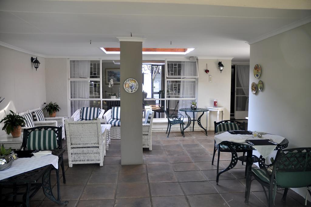 Rosebank Lodge Guesthouse By Claires Johannesburg Eksteriør billede