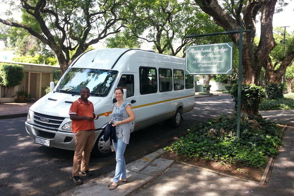 Rosebank Lodge Guesthouse By Claires Johannesburg Eksteriør billede