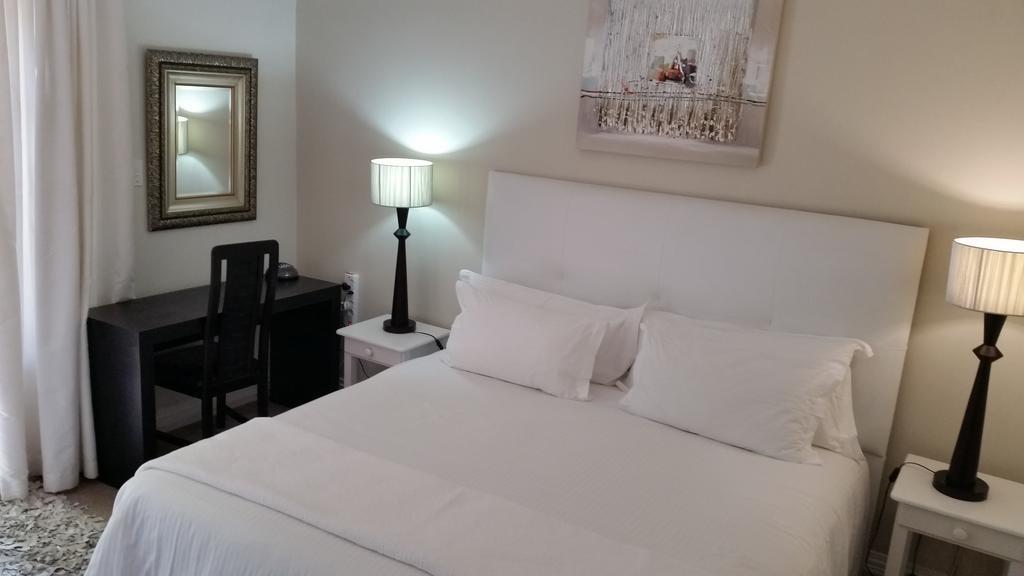 Rosebank Lodge Guesthouse By Claires Johannesburg Eksteriør billede