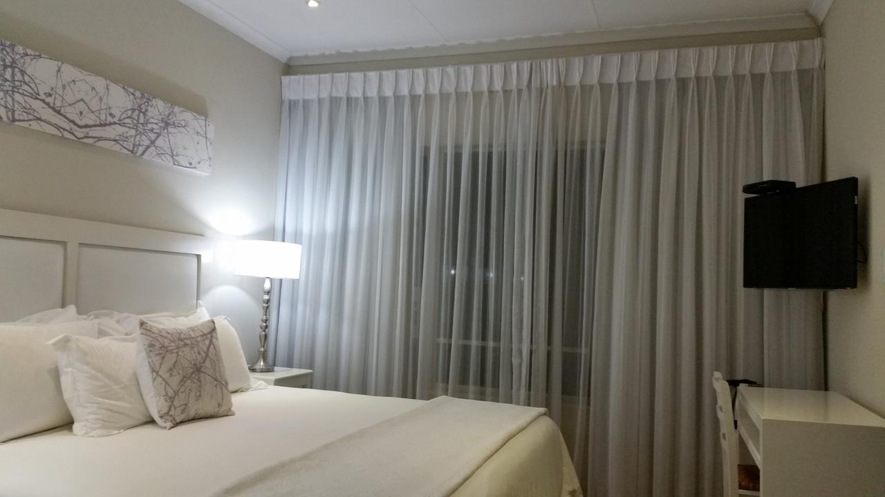 Rosebank Lodge Guesthouse By Claires Johannesburg Eksteriør billede