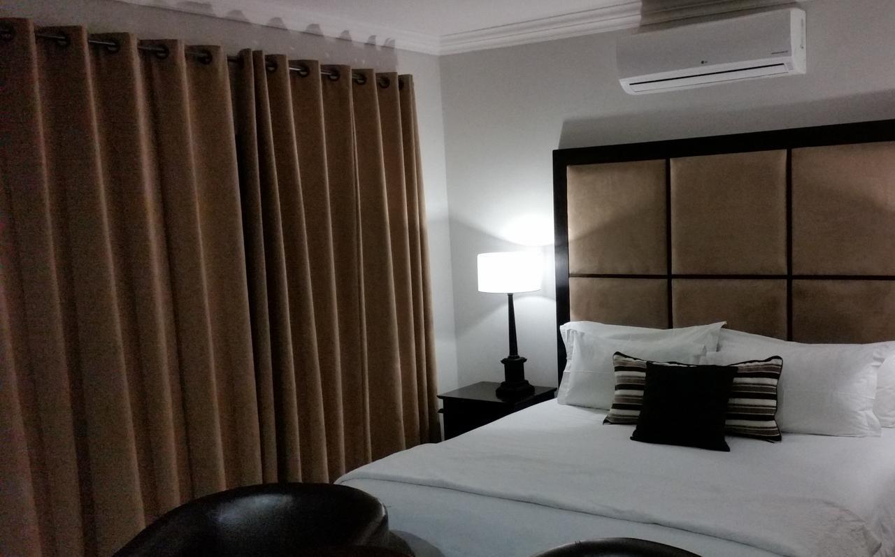 Rosebank Lodge Guesthouse By Claires Johannesburg Eksteriør billede
