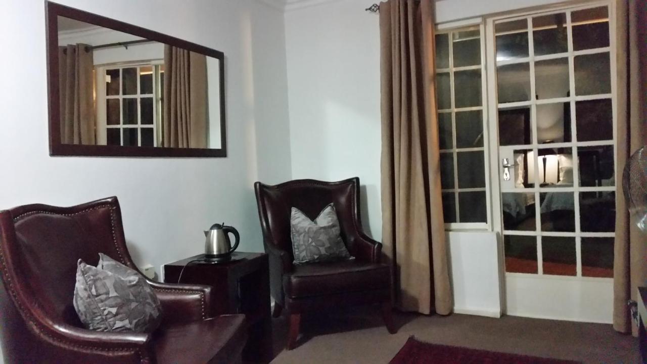 Rosebank Lodge Guesthouse By Claires Johannesburg Eksteriør billede